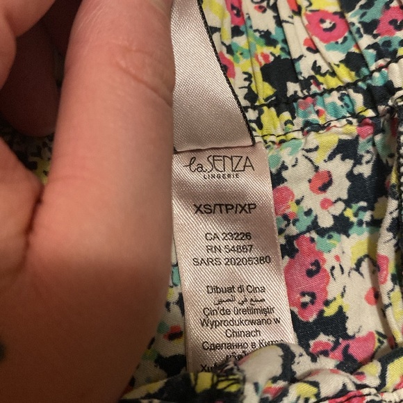 Floral shorts - Picture 4 of 4